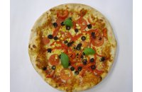 Neapolitana  tomat, mozzarella, rajče, kukuřice, olivy, paprika