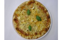 Quattro formaggi  smetana, tomat, mozzarella, parmazán, plísňový sýr, měkký sýr